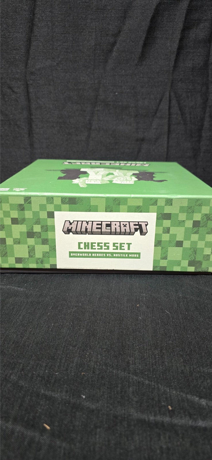 MINECRAFT Overworld Heroes Vs Hostile Mobs Chess Set